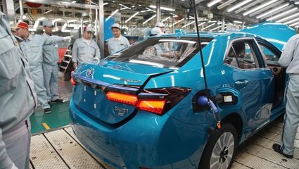 首款新能源車型 卡羅拉雙擎E+下線投產(chǎn)